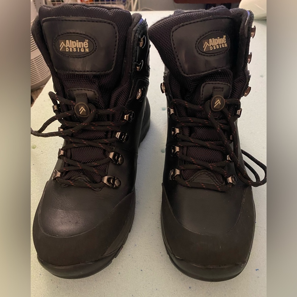 Alpine Design leather hiking work boots, Men’s 9 that fit like M8